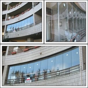 Antes y después de la instalación de una cortina de cristal en una terraza de un bloque de edificios